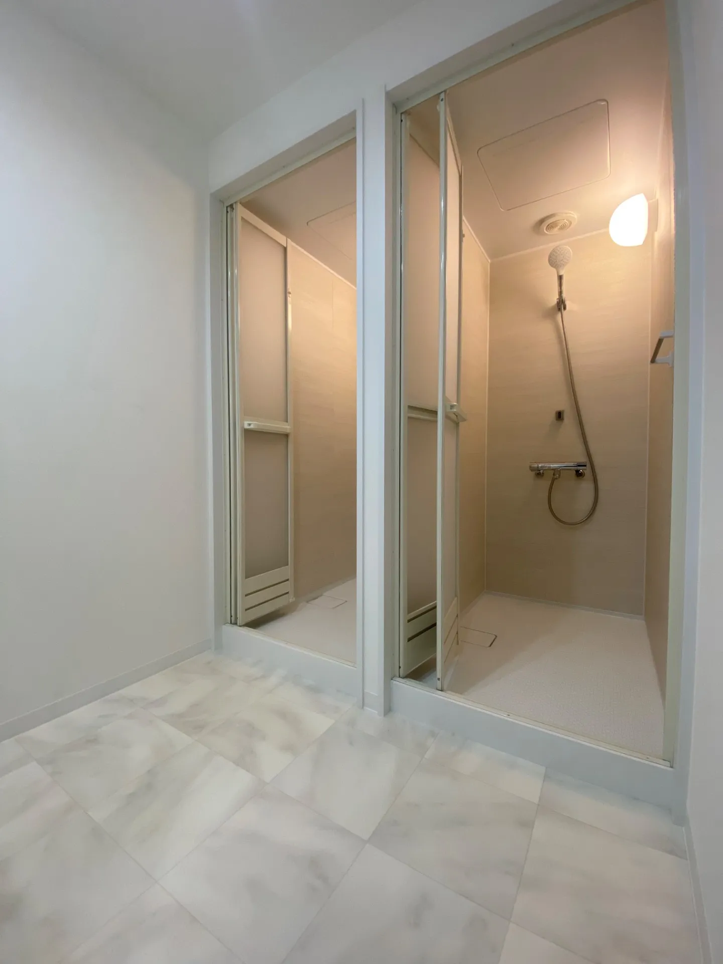 男子シャワー室は2機のご用意です！