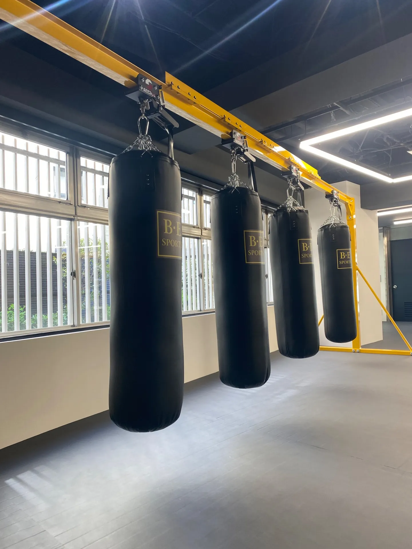 サンドバッグは8本設置です！