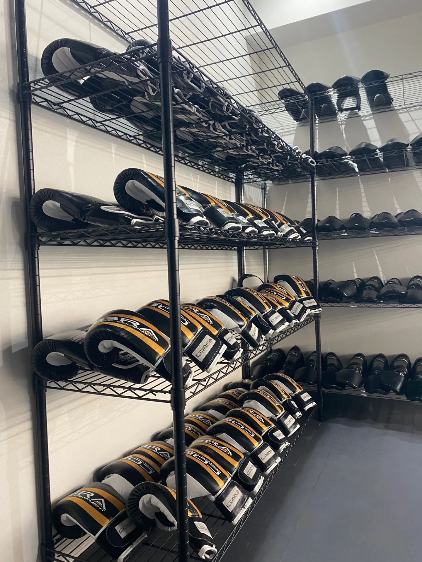 無料レンタルグローブやレガースは品質にこだわった国内ブランド品です！